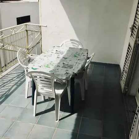 2 Bedroom / 100 Mt From The Beach Lejlighed *